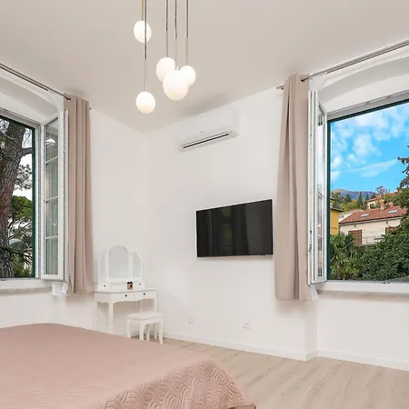 Luxury Sonja - With Hot Tub, Near Sea, Free Parking Apartment *