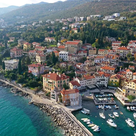 Luxury Sonja - With Hot Tub, Near Sea, Free Parking Apartment Opatija